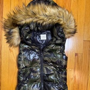 S13 New York Camo Vest with Fur Hood